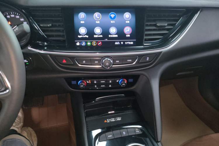 Used Buick Regal 2023 552T Smart Enjoyment Version Audio And AC Panel