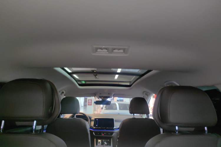 Used Volkswagen Viloran 2024 380TSI Premium Edition
