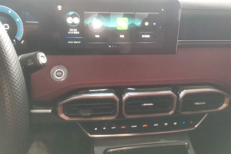 Used JETOUR X70 PLUS 2024 Champion Edition 1.5T DCT Champion PRO 7-Seater
