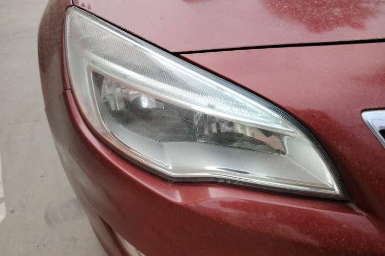 Used Buick GT 2014 XT 1.6L Automatic Fashion Edition Right Front Headlight