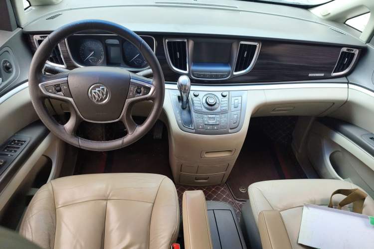 Used Buick GL8 2013 3.0L GT Luxury Business Haoya Edition
