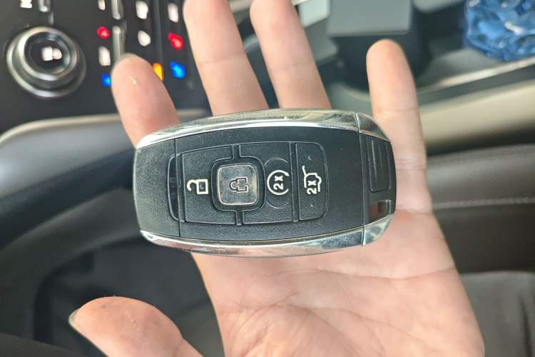 Used Lincoln MKC 2019 2.0T Two-Wheel-Drive Zunya Version China V Emission Standard