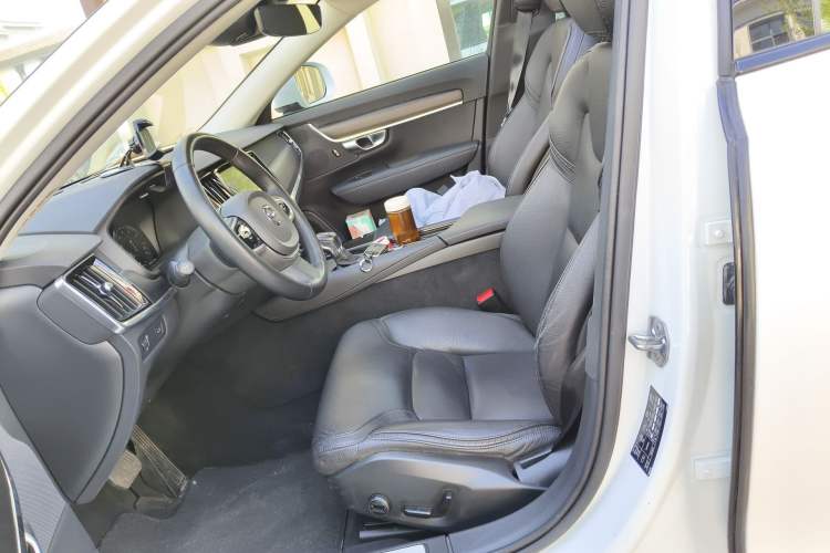 Used Volvo V90 2019 Cross Country T5 AWD Smart Range Version China VI Standard
