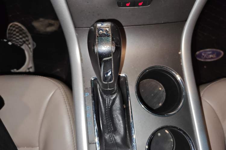 Used Ford Edge 2012 2.0T Elite Sunroof Edition Gear Lever