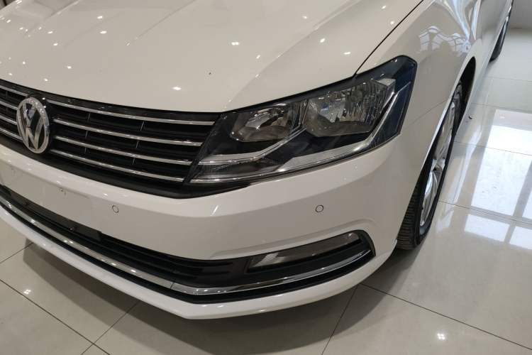 Used Volkswagen Lavida 2017 230TSI DSG Comfort Edition Left Front Headlight