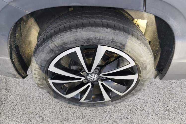 Used Volkswagen Tharu 2020 280TSI Two-Wheel-Drive Flagship Version China VI Right Rear Wheel Hub
