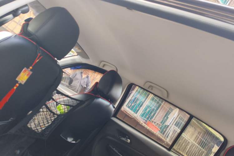 Used Geely Auto Diamond 2014 CROSS 1.5L Automatic Elite Model Headliner