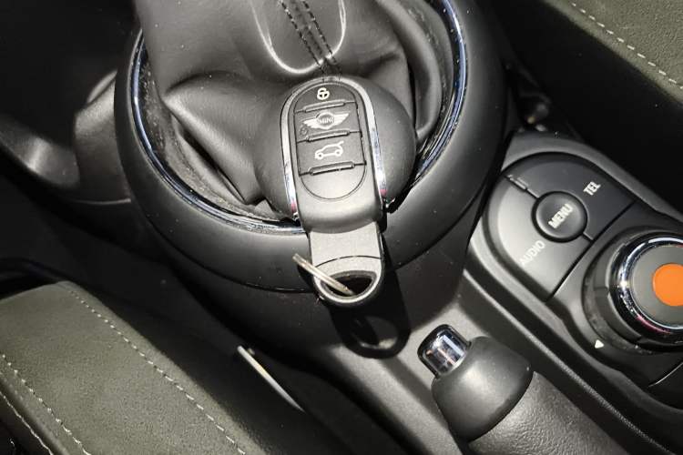 Used MINI MINI 2017 1.5T COOPER CABRIO Freedom Edition