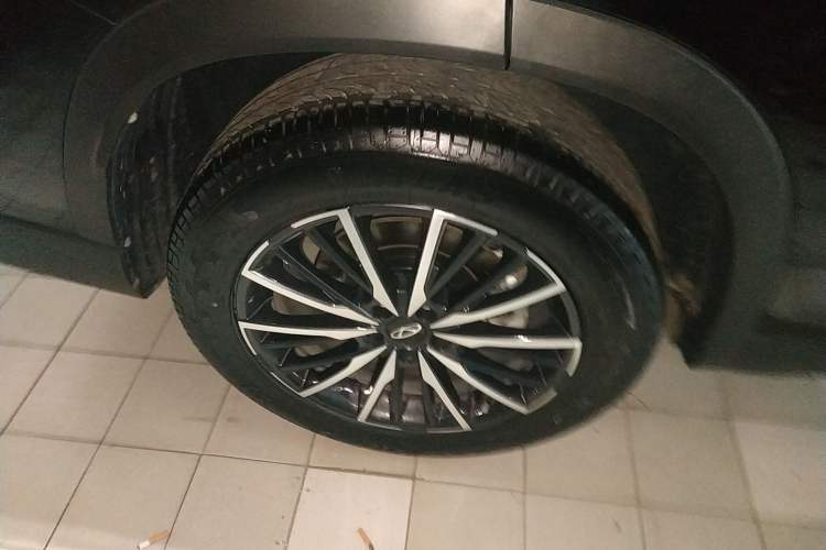 Used Chery Tiggo 8 PRO 2025 290T Two-Wheel-Drive Luxury Edition Right Rear Wheel Hub