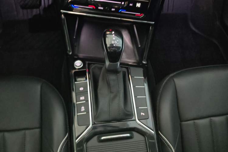 Used Volkswagen Passat 2022 330TSI Starry Elite Edition Custom Version
