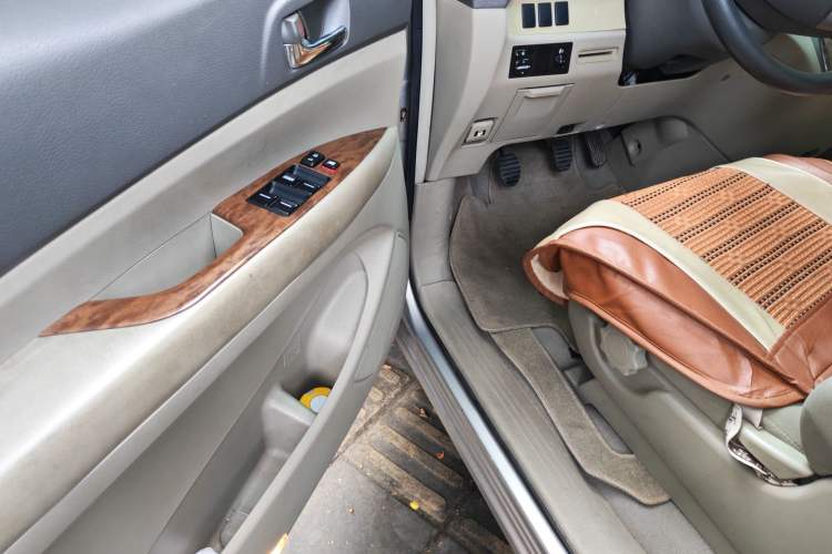 Used BYD M6 2013 2.0L Manual Comfort Edition