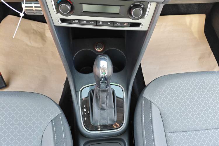 Used Volkswagen Polo 2014 1.6L Cross Polo Automatic