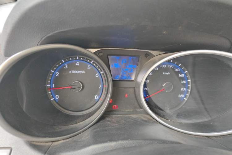 Used Hyundai ix35 2015 2.0L Automatic 2WD Smart Version China V Standard
