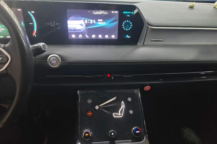 Used NETA U 2022 Zhi 400 Lithium-Nickel-Manganese-Cobalt Energy System Audio And AC Panel