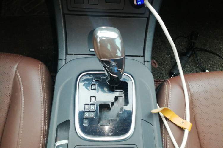 Used BYD S7 2016 2.0T Automatic Prestige Plus Gear Lever