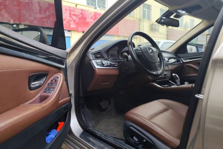 Used BMW 5 Series 2014 520Li Elegant Model
