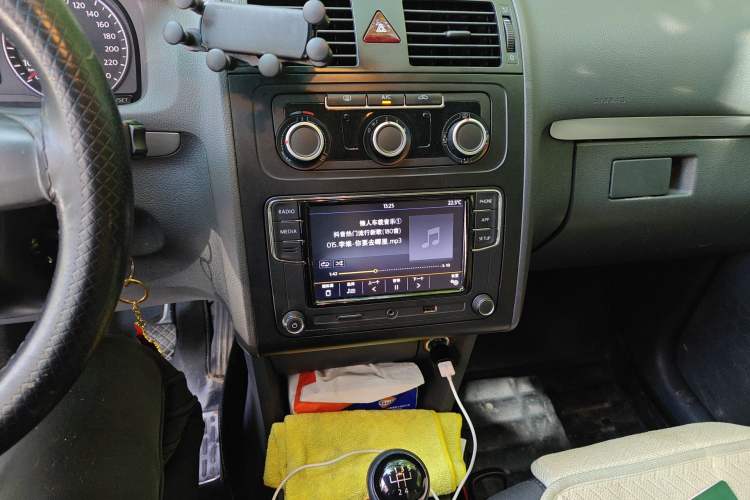 Used Volkswagen Touran 2015 1.4T Manual Fashion Edition 5-Seater
