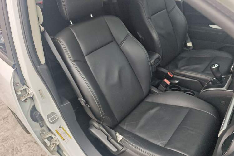 Used Jeep Compass 2015 2.0L Two-Wheel Drive Luxury Edition
