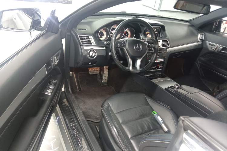 Used Mercedes-Benz E-Class 2016 E 200 Coupe Dynamic Edition Interior 3