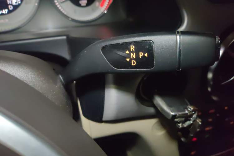 Used Mercedes-Benz GLK-Class 2013 GLK 300 4MATIC Fashion Model Gear Lever