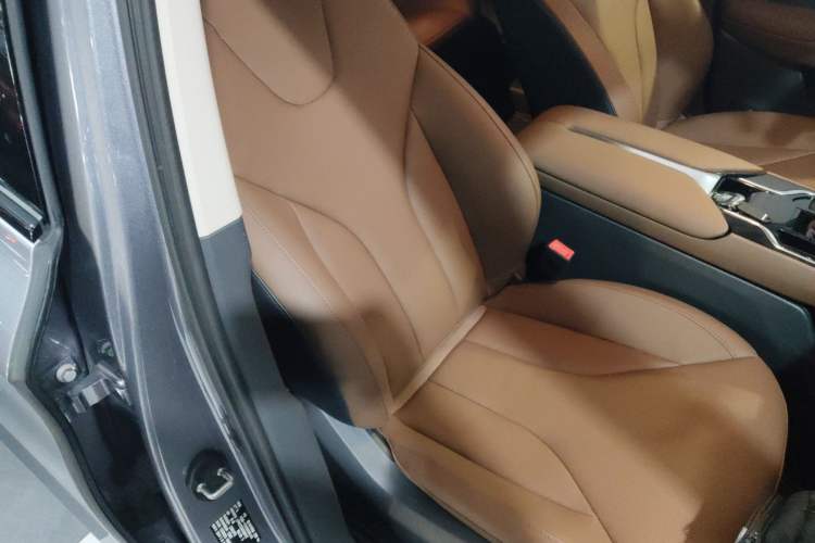 Used Hongqi E-QM5 2024 610 km PLUS
