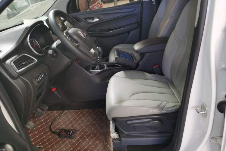 Used Baojun 730 2019 1.5L Manual Fashion Model 7-seater China VI Left Front Seat