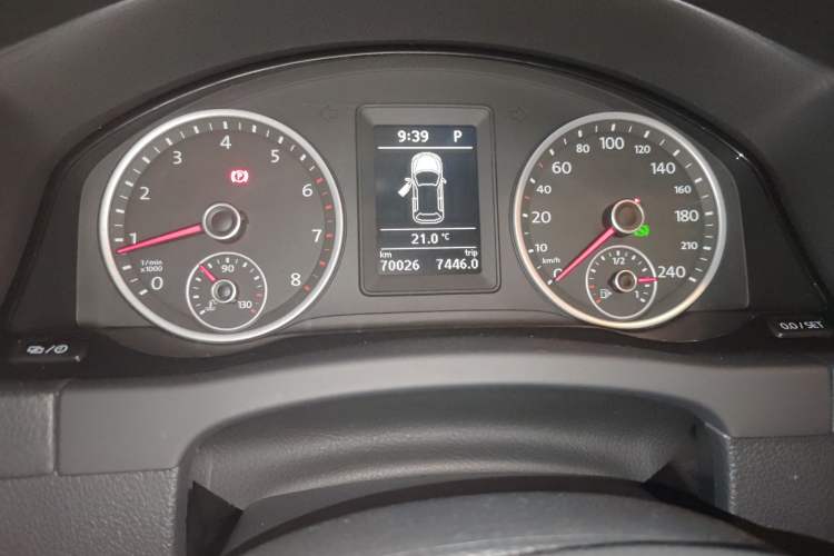 Used Volkswagen Tiguan 2016 280TSI Automatic Two-Wheel-Drive Silk Road Style Edition Instrument Cluster