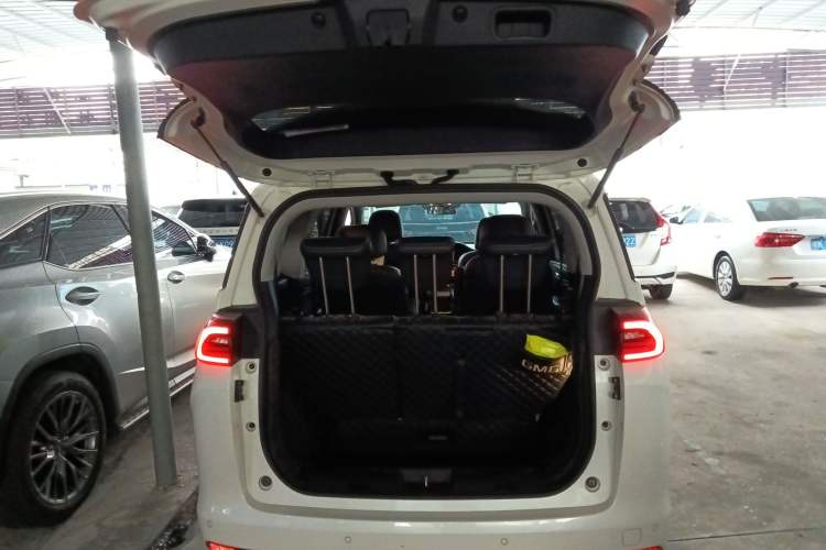 Used GAC Trumpchi M6 2021 270T DCT Luxury Edition (7-seater)