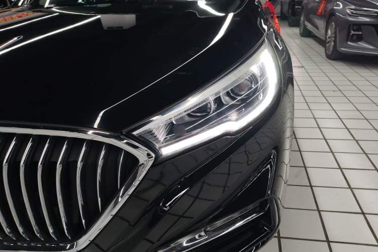 Used Hongqi H5 2020 1.8T Automatic ZhiLian QiYun Edition Left Front Headlight