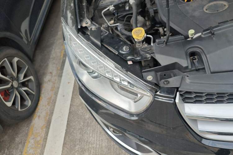 Used Bestune X80 2013 2.0L automatic comfort version
