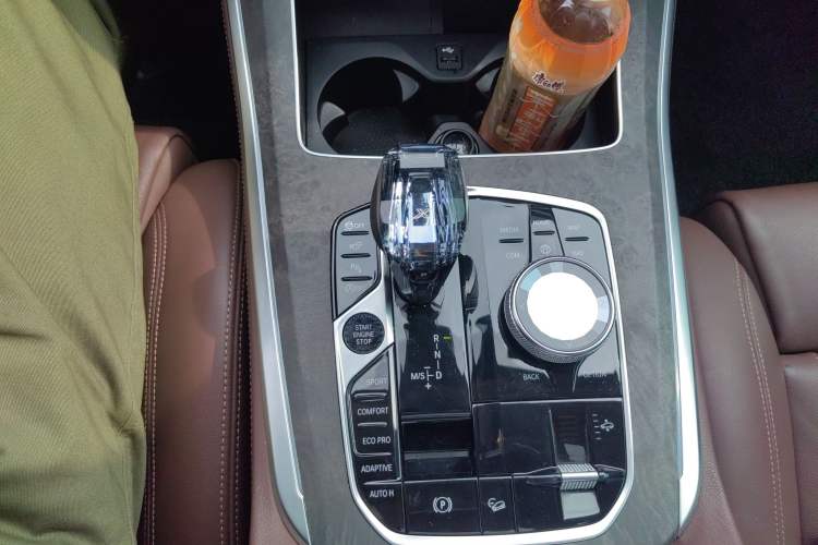 Used BMW X5 2019 xDrive40i Luxury Model with M Sport Package Gear Lever