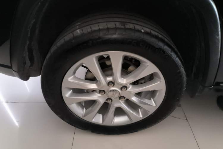 Used Jeep Grand Cherokee 2016 3.0L Comfort Navigation Edition Right Rear Wheel Hub