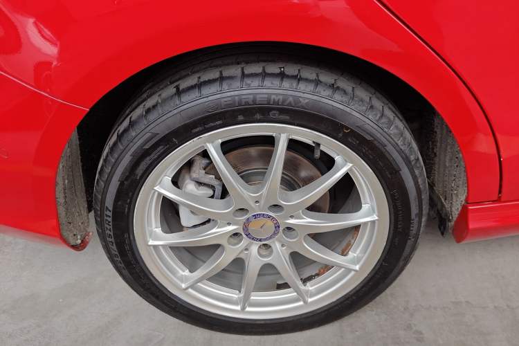 Used Mercedes-Benz B-Class 2015 B 200 Sport Edition Right Rear Wheel Hub