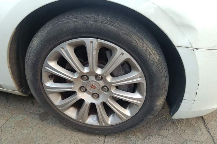 Used Cadillac XTS 2015 28T Comfort Model Right Front Wheel Hub