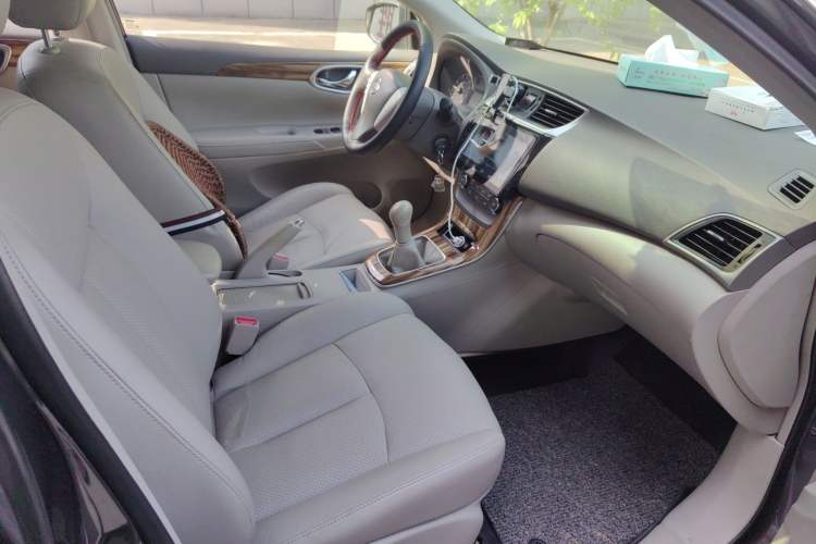 Used Nissan Sylphy 2012 1.6 XL Manual Luxury Edition Left Front Seat