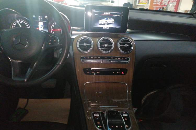 Used Mercedes-Benz GLC Coupe 2019 Facelift GLC 260 4MATIC Coupe SUV Audio And AC Panel