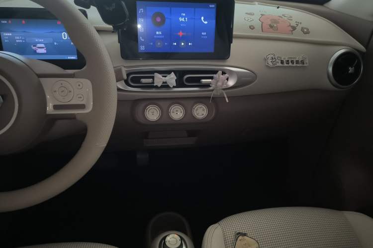 Used Wuling Hongguang MINIEV 2025 Four-Door Version Zhenxiang+ Edition Audio And AC Panel