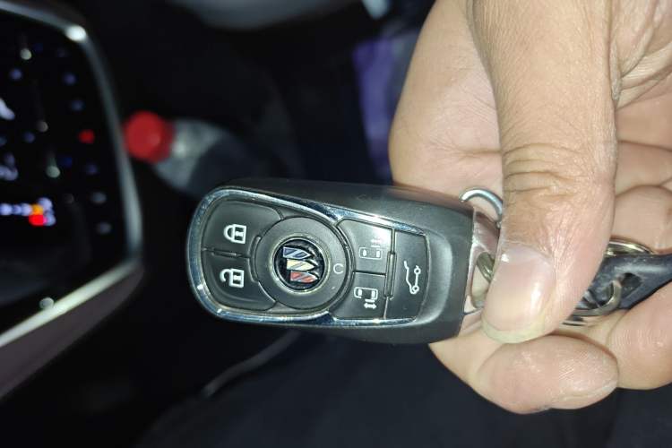 Used Buick GL8 2022 Facelifted Avenir Aivia 7-Seater Premium Edition Vehicle Key