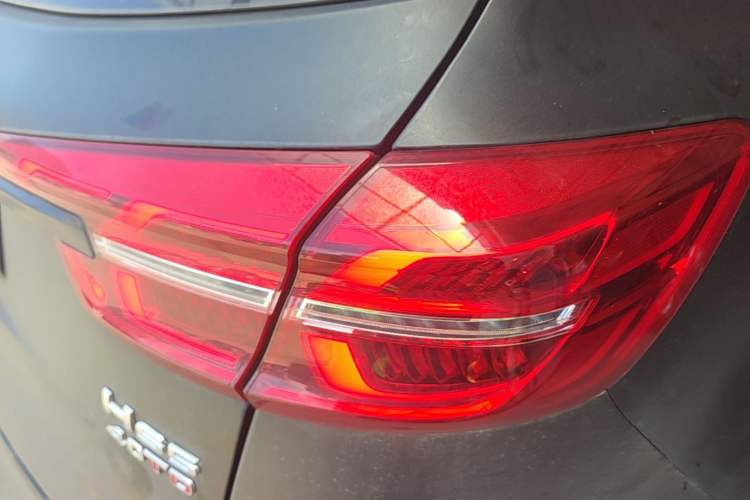 Used Hongqi HS5 2022 Facelifted Version 2.0T Smart Connect Flagship All-Wheel-Drive Edition