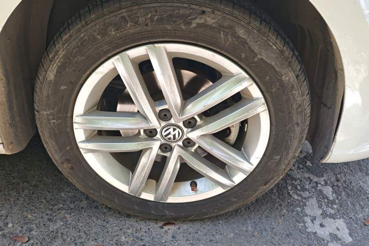 Used Volkswagen Gran Lavida 2015 1.6L Automatic Comfort Edition
