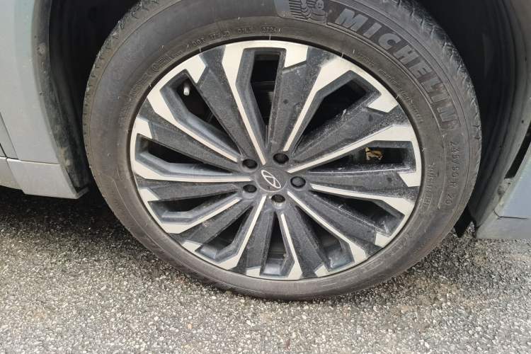 Used Chery Tiggo 9 2023 2.0T Dual-Clutch Two-Wheel Drive Prestige Version 7 Seats Right Front Wheel Hub