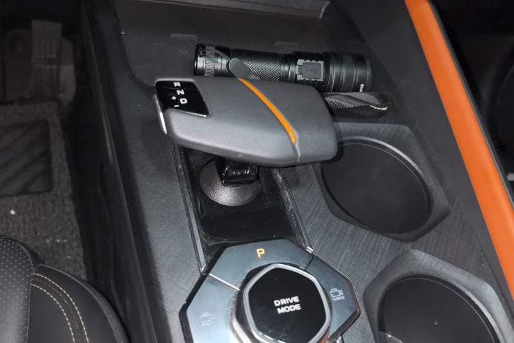 Used CHANGAN UNI-V 2022 1.5T Prestige Version Gear Lever