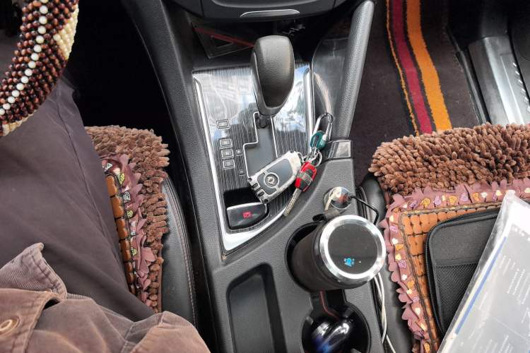 Used Dongfeng Aeolus AX7 2016 2.0L Automatic Zhiyi Trim
