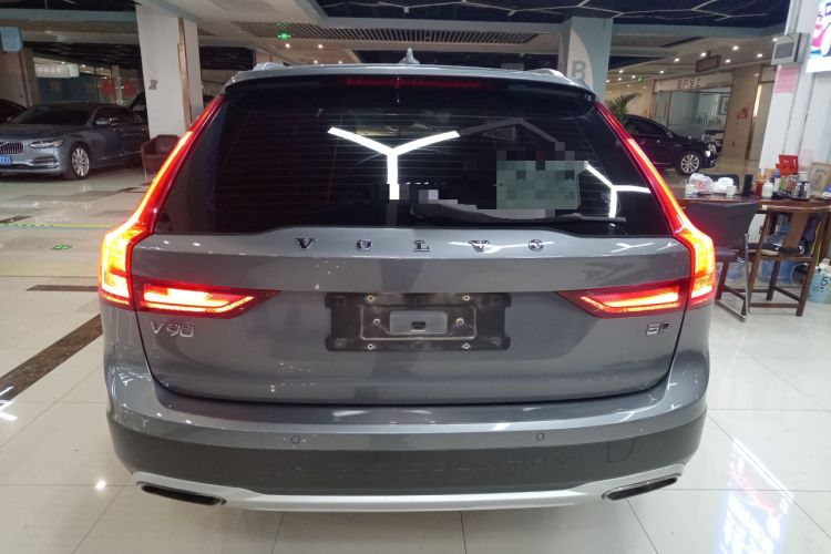 Used Volvo V90 2017 Cross Country T5 AWD Smart Range Edition