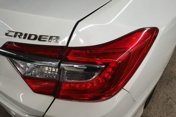 Used Honda Crider 2015 1.8L automatic luxury edition

