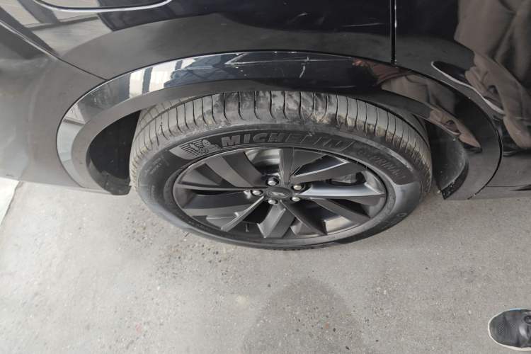 Used Li Auto L8 2023 Pro Model Right Rear Wheel Hub