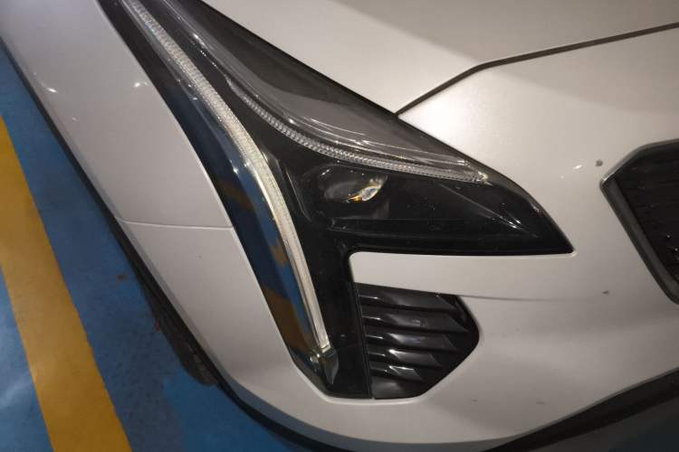 Used Cadillac XT4 2018 28T Two-Wheel-Drive Luxury Model
