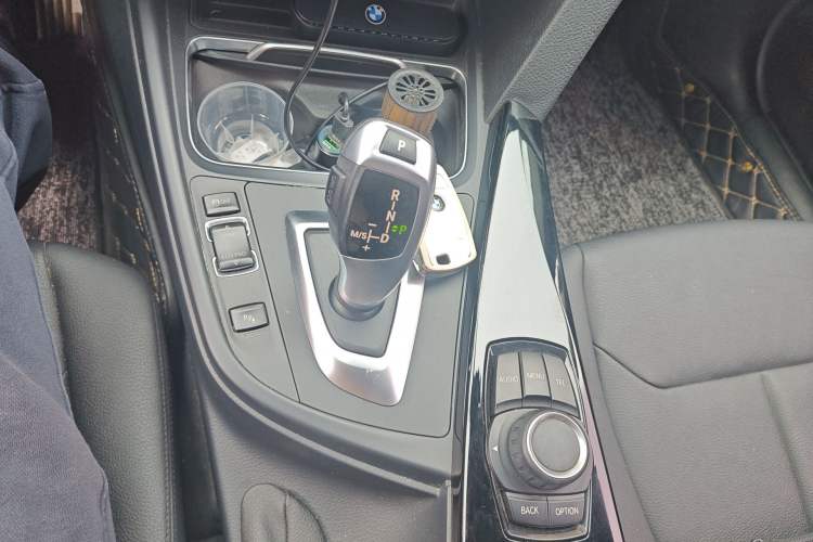 Used BMW 3 Series 2017 320Li Fashion Model Gear Lever