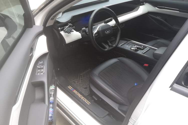 Used Ford Mondeo 2022 Restyled EcoBoost 245 Luxury Version Driver Seat