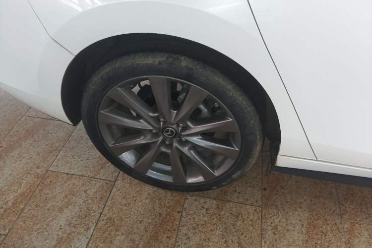 Used Mazda 3 Axela 2021 2.0L Automatic Zhiya Edition Right Rear Wheel Hub